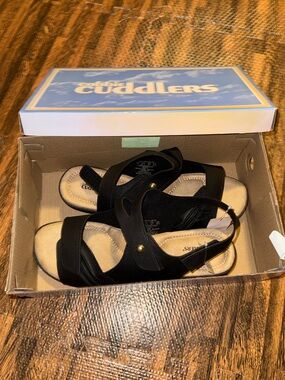 Women's sandals Cobbie Cuddlers Marlowe size 10 wide